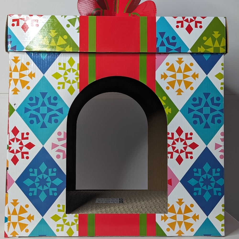 Cat Scratcher Holiday Themed Play House